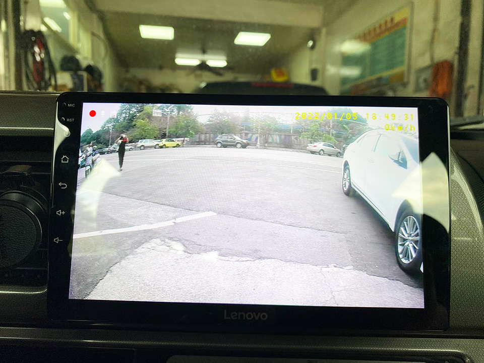 USB行車記錄器-後鏡頭畫面顯示